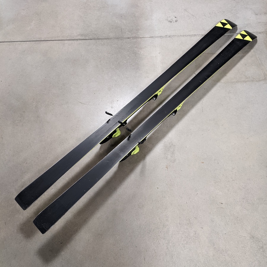 https://marseille.glissattitude.com/media/catalog/product/u/4/u47819s1_1.jpg